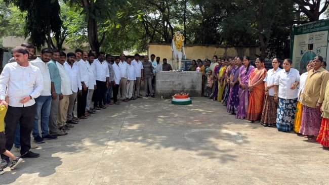 ఎల్లంపేట మున్సిపల్ కార్యాలయంలో ఘనంగా గాంధీ జయంతి