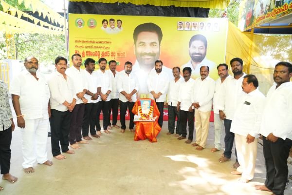 గాంధీ జయంతి సందర్భంగా మహాత్మా గాంధీకి ఘన నివాళులు
