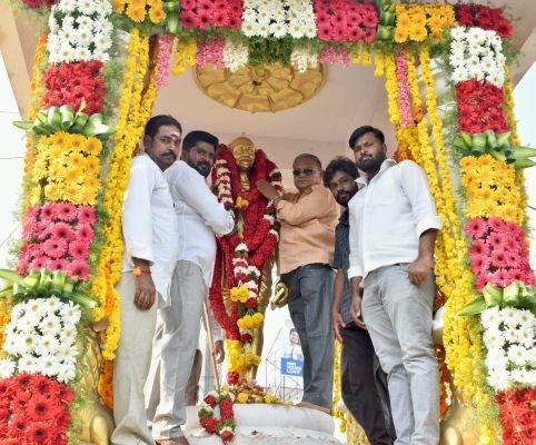 గాంధీజీ ఆశయాలను ఆచరిద్దాం.. కిషోర్ గునుకుల