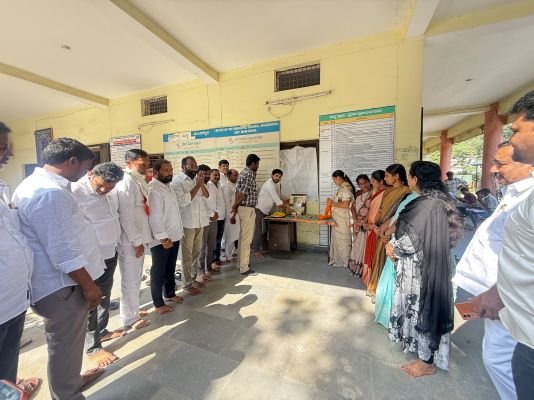 సత్యం, అహింసా మార్గాలను ఆదర్శంగా తీసుకోవాలి…. - నగర మేయర్ ధర్ని మధుకర్