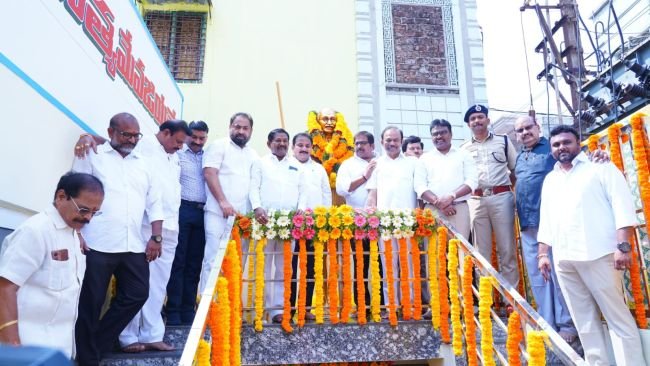 గాంధీ ఆశయాలే దేశ ప్రగతికి మార్గదర్శకం
