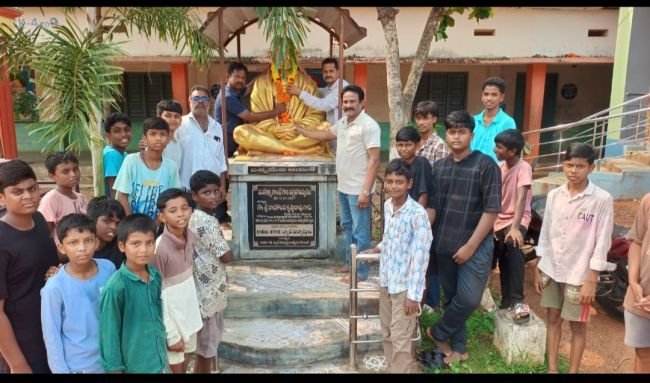 బాలుర ఉన్నత పాఠశాలలో గాంధీ జయంతి వేడుకలు 