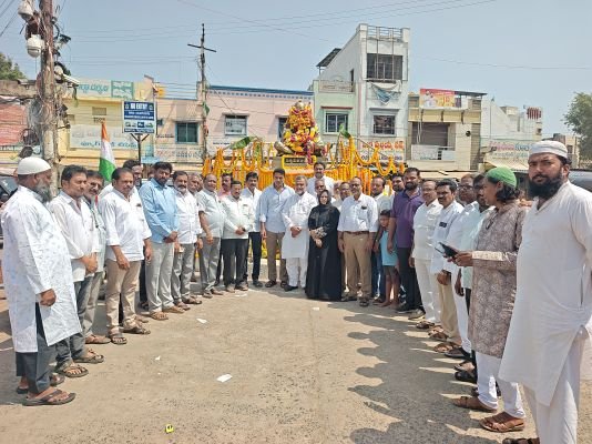 మహాత్మా గాంధీ చూపిన అహింసా మార్గం ప్రతి ఒక్కరికీ ఆదర్శనీయం -మాజీ ఎమ్మెల్యే శిల్పా రవిచంద్రకిషోర్ రెడ్డి, ఎమ్మెల్సీ ఇసాక్ బాష