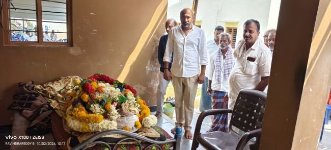 వైఎస్సార్‌సీపీ సీనియర్ నాయకుడు బుడ్డే హనుమంతరెడ్డికి మెట్టు విశ్వనాథ్‌రెడ్డి నివాళులు