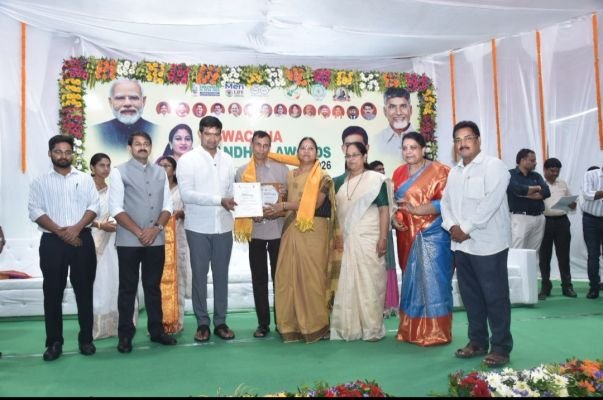 పర్యాటక విభాగంలో స్వచ్చ అవార్డు పొందిన  గురజాడ  స్మారక గృహం