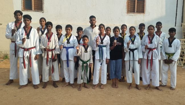 తైక్వాండో పోటీలలో మదనపల్లి విద్యార్థుల అద్భుత ప్రతిభ  