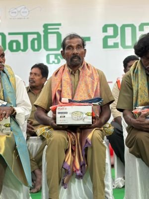 జిల్లా స్థాయి ఉత్తమ పారిశుధ్య కార్మికుడిగా బి. సహదేవుడికి సన్మానం