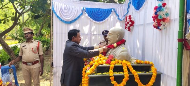 జిల్లా జైలు నందు గాంధీ జయంతి సందర్బంగా వేడుకలు ”