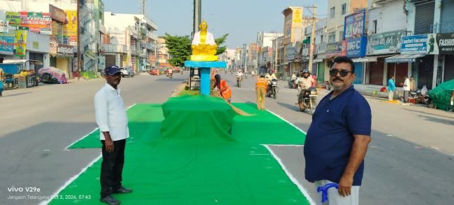 గాంధీ జయంతి సందర్భంగా సర్వం సిద్ధం చేసిన మున్సిపల్ సిబ్బంది