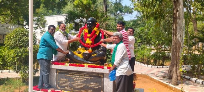 బాపూజీ కలలుగన్న గ్రామస్వరాజ్యం కాంగ్రెస్ పార్టీతోనే సాధ్యం