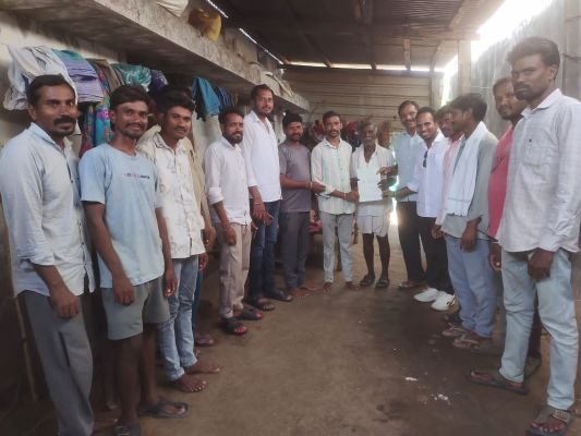డబ్బా గ్రామంలో సీఎం సహాయనిధి చెక్కు పంపిణీ