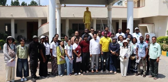 ముల్కనూరు సహకార ప్రస్థానంపై విదేశీ ప్రతినిధుల ఆసక్తి