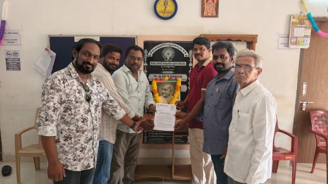 జర్నలిస్టుల సమస్యలపై వినతిపత్రం