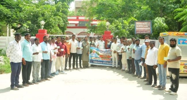 టీయూడబ్లుజె హెచ్-143 ఆధ్వర్యంలో పోస్ట్ కార్డ్ ఉదయం