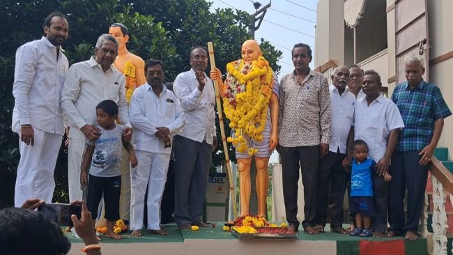 గాంధీజీ చూపిన బాటలో నడవాలి... బూరుగుపల్లి శేషారావు