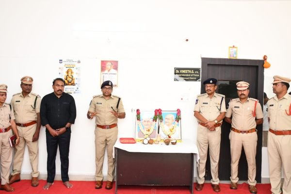 గాంధీ–శాస్త్రి ఆశయాలు నేటి తరానికి స్ఫూర్తిదాయకం: జిల్లా ఎస్పీ డాక్టర్ వినీత్ 