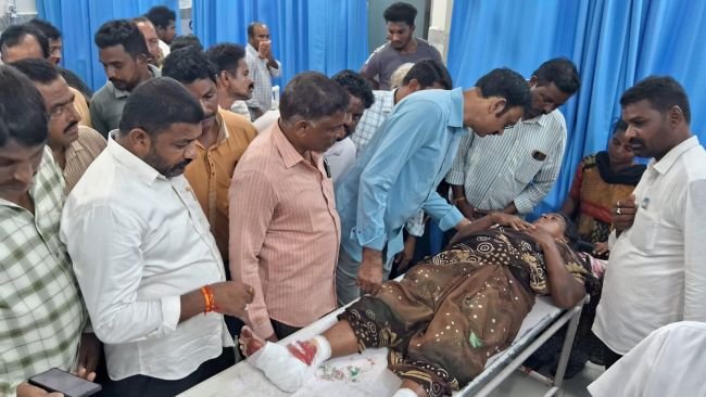 కామంచికల్ కూలీల కన్నీటి కష్టం..