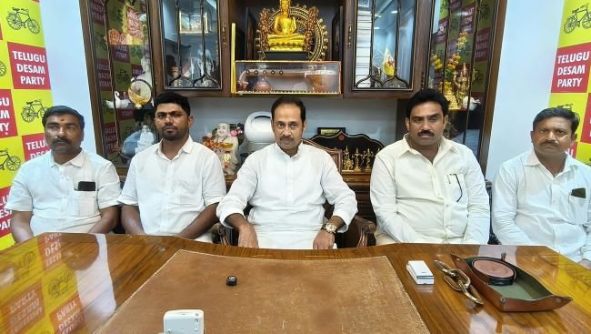 బీసీలకు 34% రిజర్వేషన్లపై వెనక్కి తగ్గేదే లేదు: ఎమ్మెల్యే కందికుంట వెంకటప్రసాద్   * బీసీల సామాజిక న్యాయం, సాధికారతే కూటమి ప్రభుత్వ లక్ష్యం   * రిజర్వేషన్లు దక్కే వరకు న్యాయపోరాటం – సుప్రీంకోర్టును ఆశ్రయిస్తాం: కదిరి ఎమ్మెల్యే కందికుంట