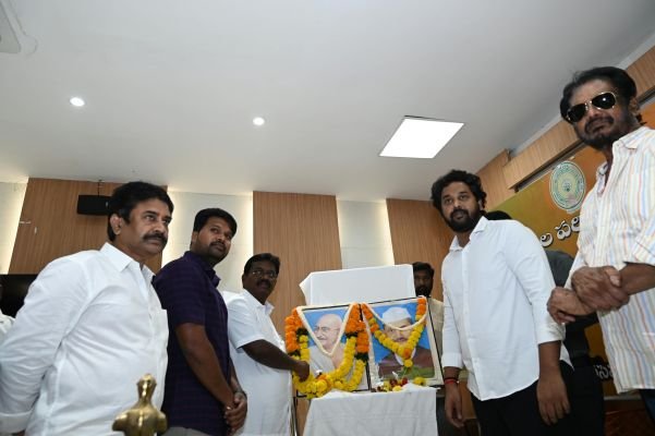 లాల్ బహదూర్ శాస్త్రి ఆశయాలు, ఆదర్శాలు యువతకు స్ఫూర్తిదాయకం..