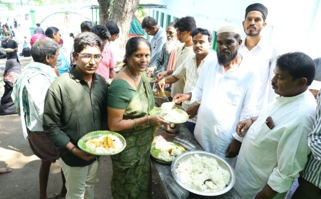 నల్లగొండ హజ్రత్ సయ్యద్ లతీఫ్ ఖాద్రీ ఉరుసు ఉత్సవాల్లో అన్నదానం