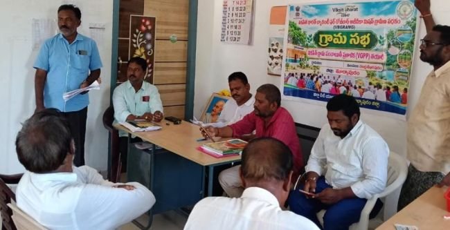 ఉపాధిహామీ నిధులతో రహదారుల నిర్మాణం
