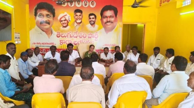 స్థానిక ఎన్నికల్లో నూరుశాతం కూటమి గెలవాలి : టిడిపి పరిశీలకురాలు సుధ