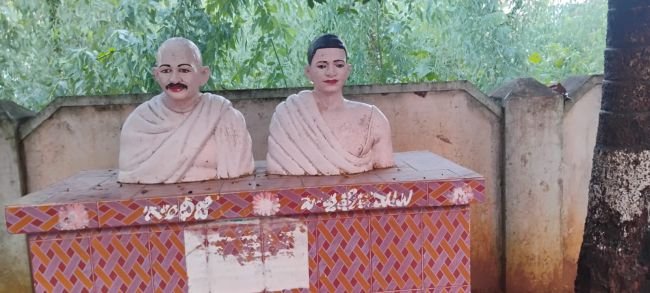  జాతిపిత గాంధీజీ జయంతి అన్ని ప్రభుత్వ కార్యాలయాలు విద్యాసంస్థలు వైద్యాలయాలలో చేయరా ? 