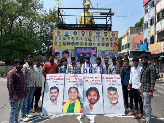 విద్యార్థుల కల నెరవేరింది... బిసి హాస్టల్ మెస్ చార్జీల పెంచిన ప్రభుత్వం -కూటమి ప్రభుత్వానికి కృతజ్ఞతలు -తిరుపతిలో సీఎం డిప్యూటీ సీఎం, మంత్రుల చిత్రపటాలకు పలాభిషేకం 