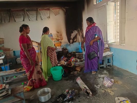 ఎర్రబొడ అంగన్వాడీ కేంద్రంలో అగ్నిప్రమాదం