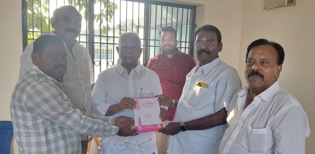 కన్యకాపరమేశ్వరి శరన్నవరాత్రి ఉత్సవాలకు ఎమ్మెల్యేకు ఆహ్వానం