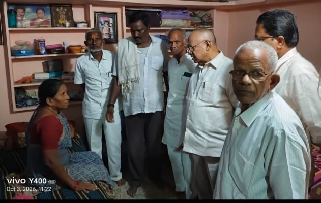 కృష్ణమ్మను పరామర్శించిన మాజీ ఎమ్మెల్యే శంబంగి
