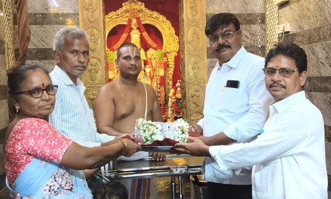 ఎద్దుల కొండ్రాయునికి వెండి ఒడ్డాణం