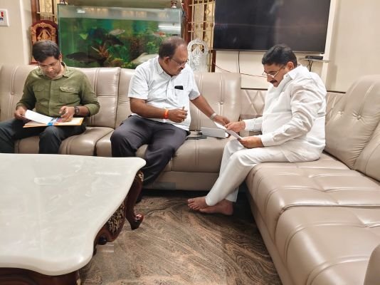 రాయదుర్గం రూరల్‌ను కరువు మండలంగా ప్రకటించాలి : ఎమ్మెల్యే కాలవ శ్రీనివాసులు