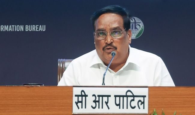 గుజరాత్‌లో ప్రత్యేక గ్రామసభలో పాల్గొన్న కేంద్ర జలశక్తి మంత్రి సి.ఆర్. పాటిల్