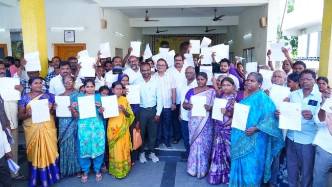 ఇంటి పట్టా ఉన్న ప్రతి ఒక్కరూ గృహ నిర్మాణానికి దరఖాస్తు చేసుకోవాలి