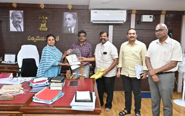 పత్తికొండ గ్రామపంచాయతీకి ‘స్వచ్ఛ ఆంధ్ర’ రాష్ట్రస్థాయి పురస్కారం