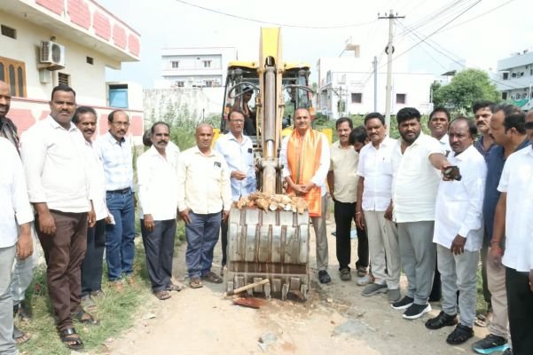  బి.ఎన్.రెడ్డి రోడ్డు  పనులను పరిశీలించిన ఉప్పల్ ఎమ్మెల్యే బండారి లక్ష్మారెడ్డి 