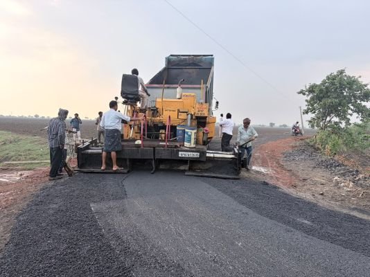 ప్రజల అవసరమే ప్రాధాన్యతగా.. పర్చూరు ఎమ్మెల్యే ఏలూరి కృషి