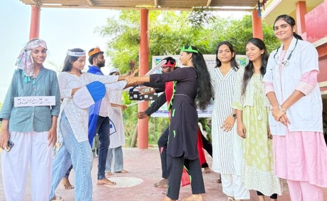శ్రీ వాసవి ఫార్మసీ కళాశాల విద్యార్థుల వీధి నాటక సందేశం. 