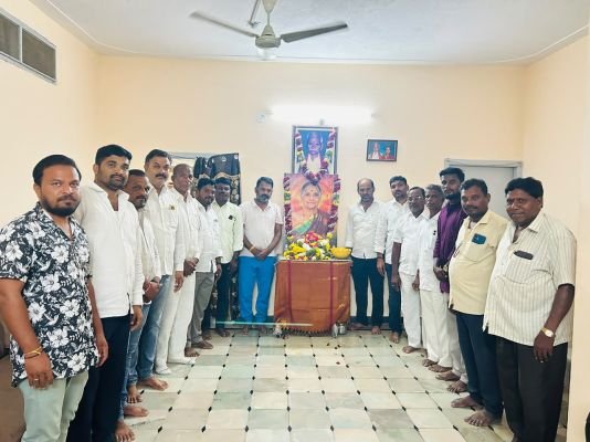 పబ్బు రాజుగౌడ్‌ కుటుంబానికి పరామర్శ