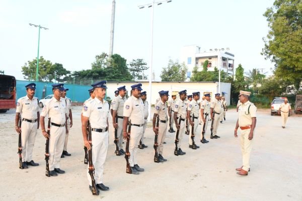 వీక్లీ పరేడ్ తో దేహదారుఢ్యం, సామర్థ్యం పెంపు : ఆర్ఐ విజయ్ భాస్కర్