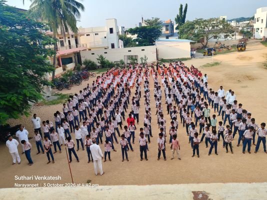 రియల్ హీరో పైలట్ స్మిత్ మచ్ఛర్ క్షేమం కోసం పాఠశాలలో ప్రత్యేక ప్రార్థనలు