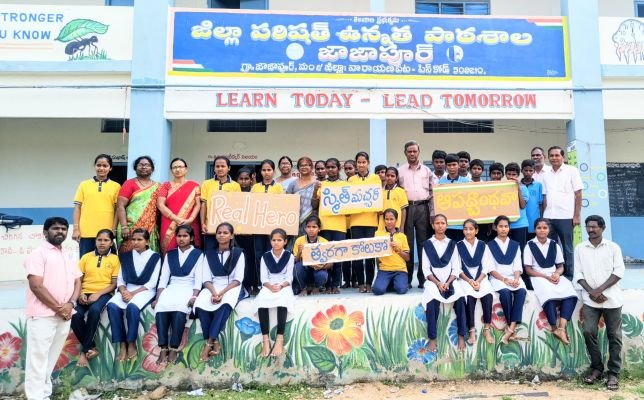 స్మిత్ మచ్చర్ సాహసం దేశకీర్తిని పెంచింది -- త్వరగా కోలుకోవాలని ప్లా కార్డులతో ప్రదర్శన