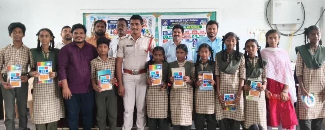 చట్టాలపై అవగాహన ఉండాలి-ఎస్ఐ వెంకటేశ్వరరెడ్డి