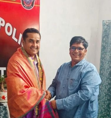 కొత్త ఎస్పీని కలిసి శుభాకాంక్షలు తెలిపిన  గౌస్ మోహిద్దీన్,