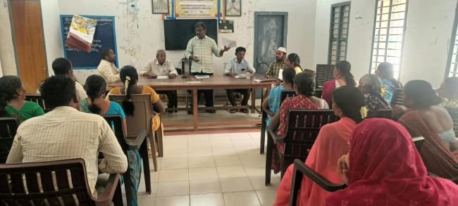 ఇళ్ల నిర్మాణాలు వెంటనే ప్రారంభించాలి