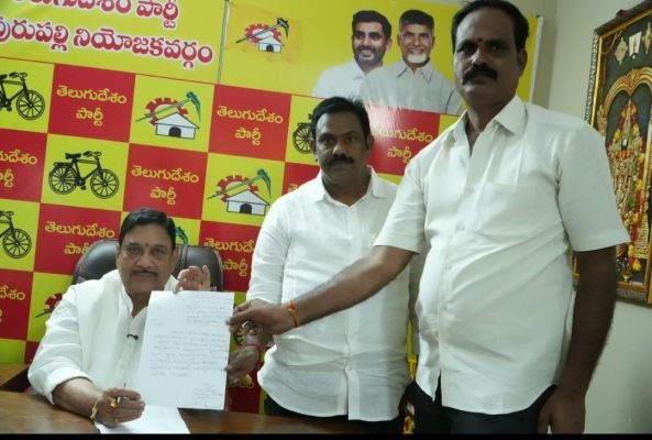 సమస్యల పరిష్కారమే లక్ష్యంగా ఎమ్మెల్యే కిమిడి కళా వెంకటరావు ప్రజా దర్బార్