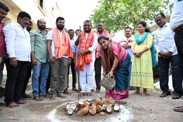 కట్టరాంపూర్ లో సీసీ రోడ్డు పనులకు శంకుస్థాపన