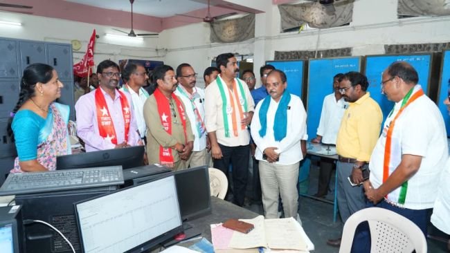హనుమకొండ ఆర్టీసీ డిపోలో ఎన్నికల ప్రచారం