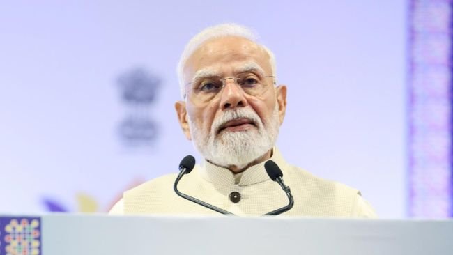 విప్లవ వీరుడు శ్యామ్‌జీ కృష్ణవర్మకు ఘన నివాళులు అర్పించిన ప్రధాని మోదీ
